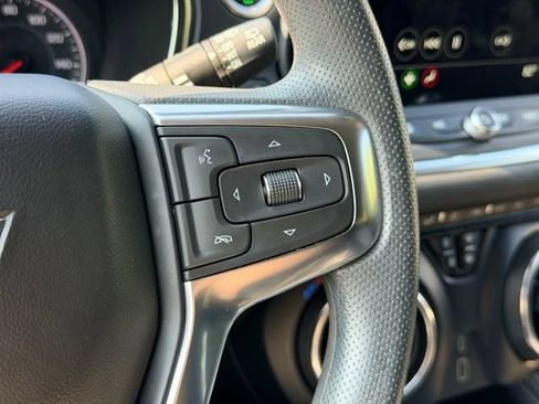 Used 2024 Chevrolet Blazer LT w/ Convenience Package FWD image 11