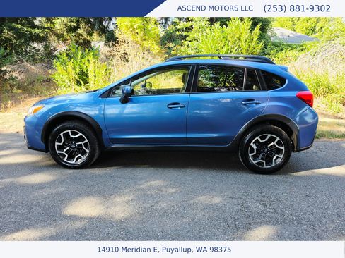 Used 2017 Subaru Crosstrek 2.0i Premium AWD/4WD image 2