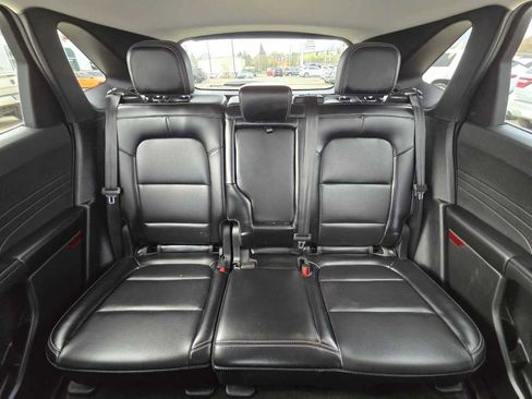 Used 2025 Ford Escape Platinum image 17