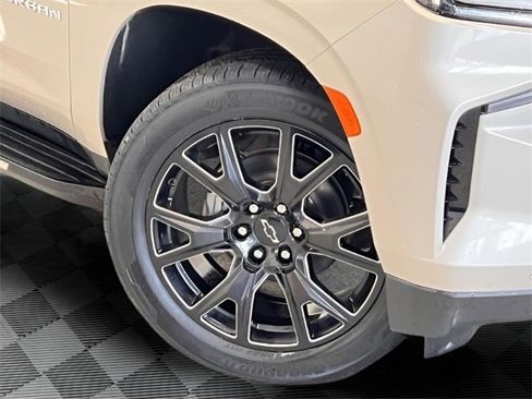 Certified 2024 Chevrolet Suburban Premier image 33