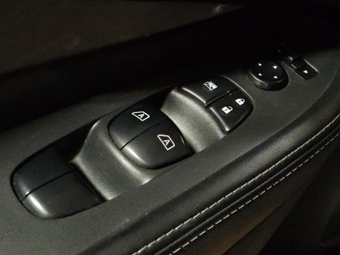 Used 2018 Nissan Murano SV w/ Premium Package image 27