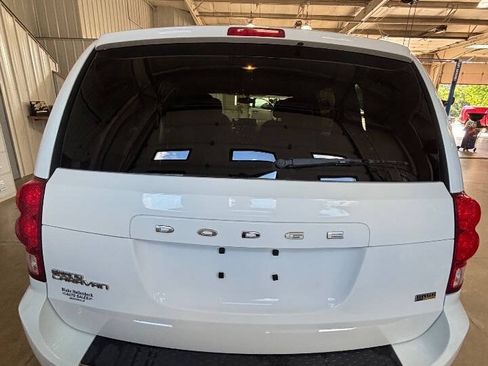 Used 2016 Dodge Grand Caravan SE FWD image 6