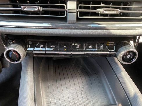 New 2024 Chevrolet Equinox EV RS image 12