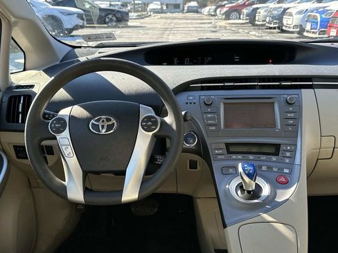Used 2015 Toyota Prius Four image 10