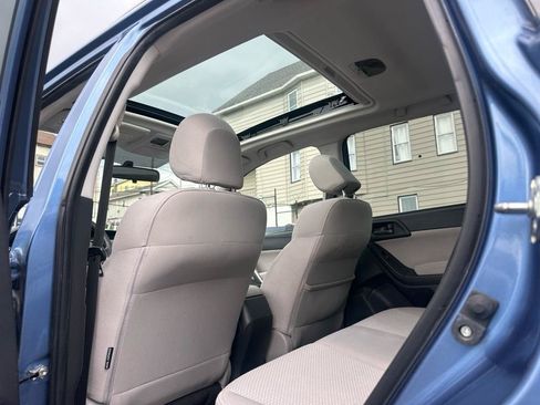 Used 2015 Subaru Forester 2.5i Premium w/ All-Weather Package AWD/4WD image 15