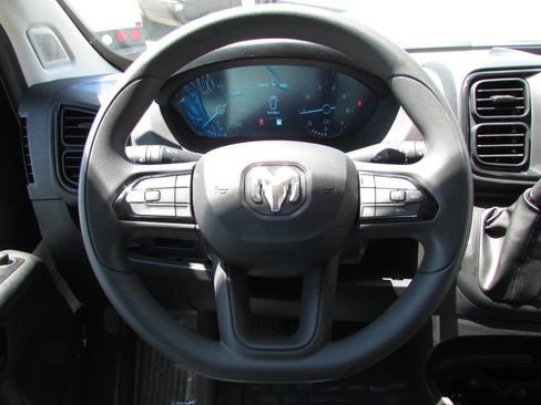 Used 2025 RAM ProMaster 2500 w/ Convenience Group image 19