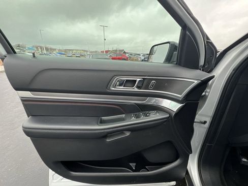 Used 2016 Ford Explorer Sport image 23