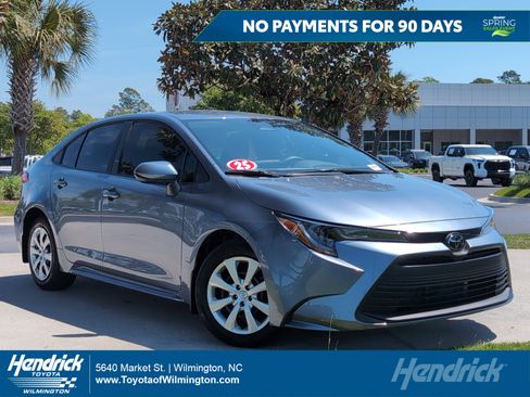 Certified 2025 Toyota Corolla LE image 1