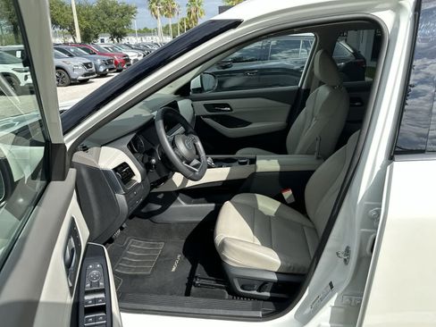 Used 2021 Nissan Rogue SL w/ Premium Package AWD/4WD image 2