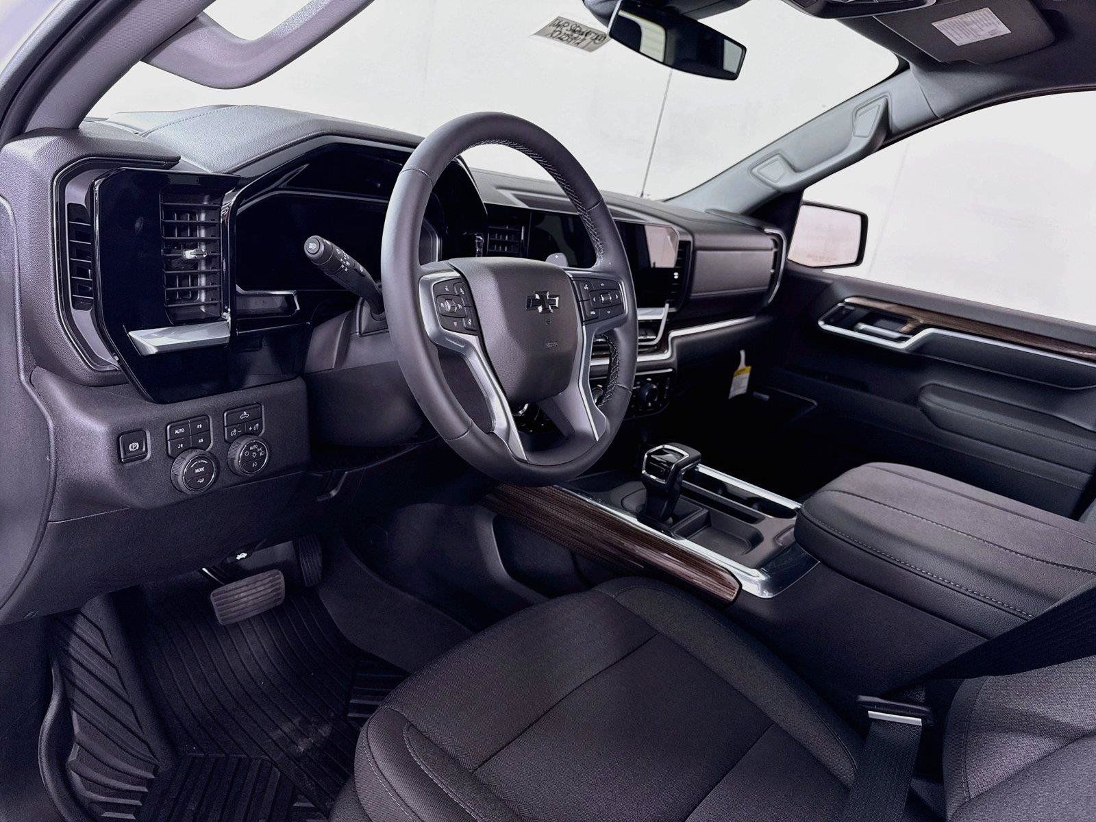 New 2026 Chevrolet Silverado 1500 RST AWD/4WD image 3