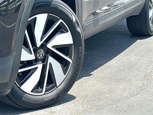 Used 2026 Volkswagen Atlas SE AWD/4WD image 3
