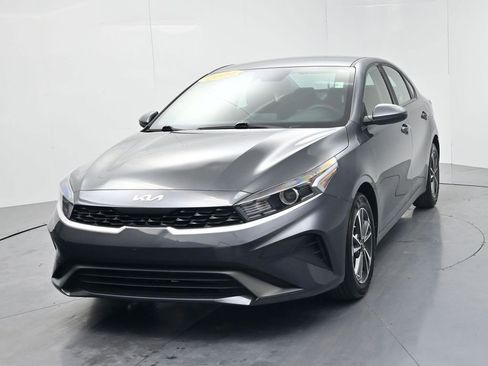 Used 2024 Kia Forte LXS FWD image 3