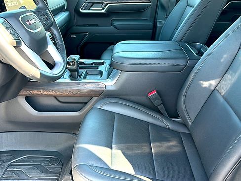 Used 2026 GMC Sierra 1500 SLT AWD/4WD image 13