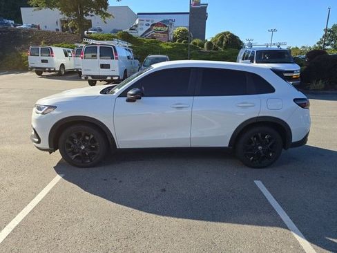 Used 2025 Honda HR-V Sport image 2