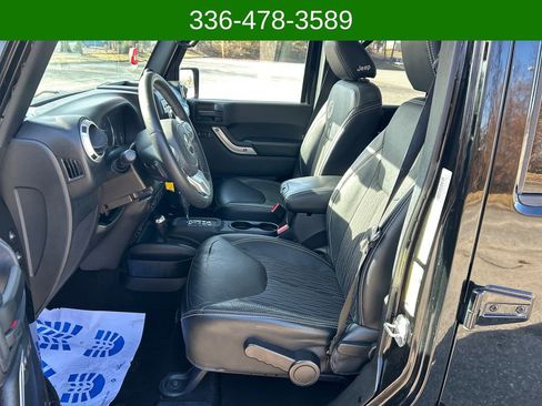 Used 2014 Jeep Wrangler Unlimited Sport image 9