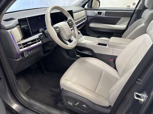 Used 2025 Hyundai Santa Fe Limited FWD image 12