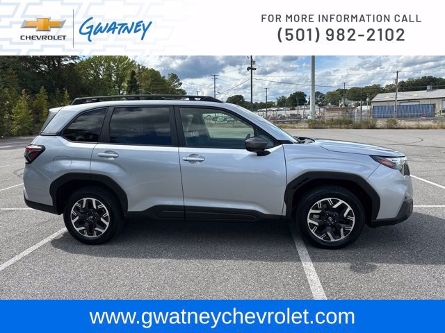 Used 2025 Subaru Forester Premium AWD/4WD image 4