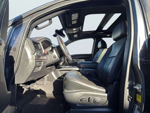 Used 2021 Nissan Titan PRO-4X w/ Pro-4x Convenience Package image 12