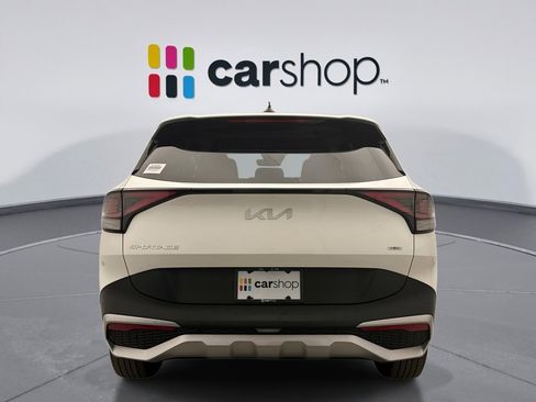 Used 2023 Kia Sportage LX image 4