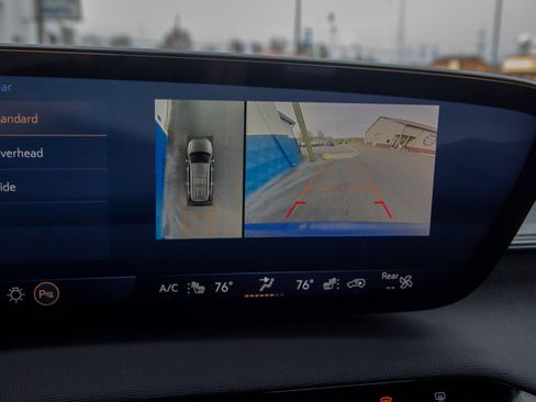 Used 2025 Buick Enclave Preferred image 16