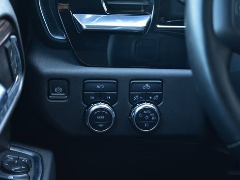 Used 2024 GMC Sierra 1500 Elevation image 37