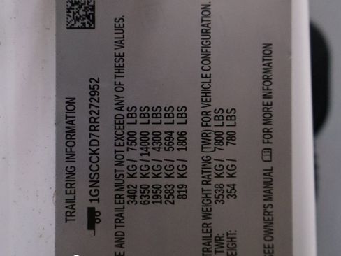 Used 2024 Chevrolet Suburban LT image 32