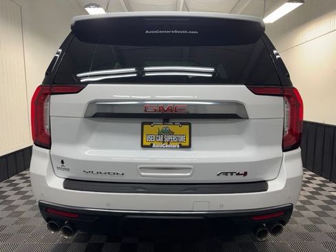 Used 2024 GMC Yukon AT4 w/ Technology Package AWD/4WD image 5