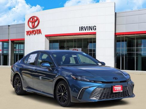 New 2026 Toyota Camry SE w/ Convenience Package FWD image 2