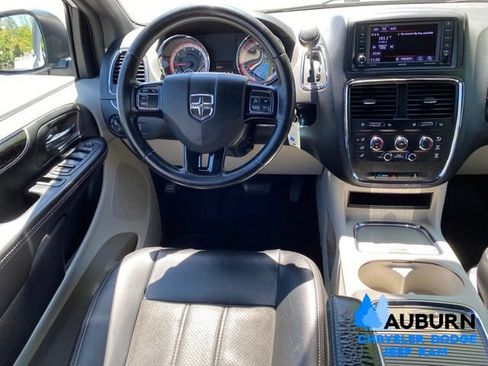 Used 2019 Dodge Grand Caravan SXT FWD image 32
