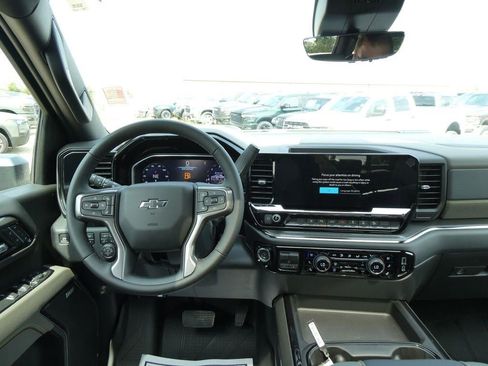New 2026 Chevrolet Silverado 2500 ZR2 w/ LPO, Dark Essentials Package AWD/4WD image 17