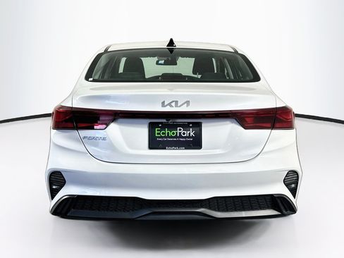 Used 2024 Kia Forte LXS FWD image 7
