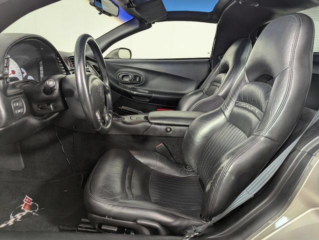 Used 1999 Chevrolet Corvette Coupe w/ Memory Pkg RWD image 16