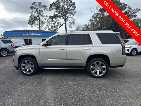 Used 2017 Cadillac Escalade Luxury image 6