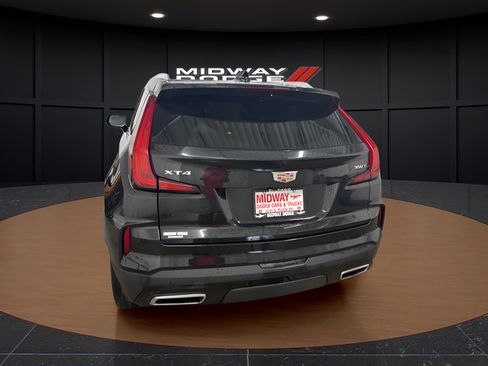 Used 2025 Cadillac XT4 Premium Luxury FWD image 6