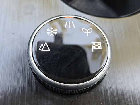 Used 2023 Nissan Rogue SV image 8