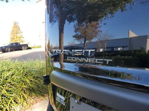 Used 2018 Ford Transit Connect XLT image 7