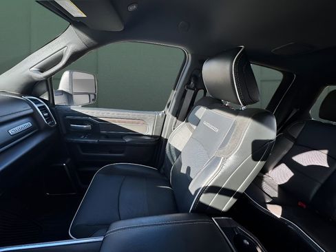 Used 2025 RAM 3500 Laramie image 24