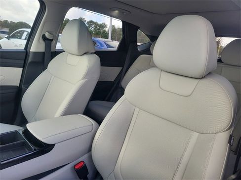 Used 2025 Hyundai Tucson SEL image 17