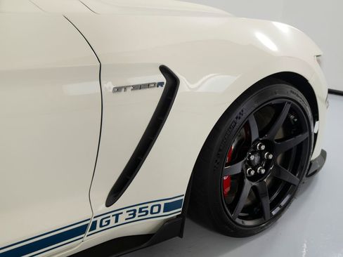 Used 2020 Ford Mustang Shelby GT350R w/ GT350R Equipment Group 920A image 42