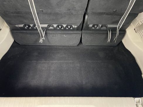 Used 2024 Chrysler Pacifica Touring-L image 41