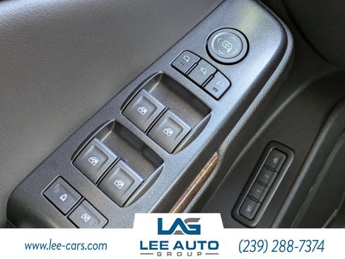 Used 2020 Chevrolet Tahoe LT w/ Luxury Package RWD image 19