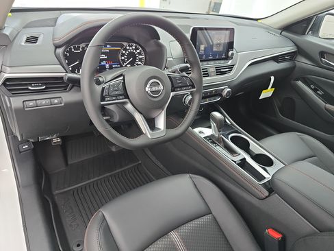 New 2025 Nissan Altima 2.5 SR image 15