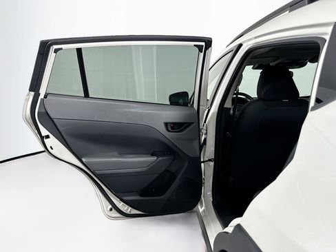 Used 2024 Subaru Crosstrek 2.0i Premium image 26