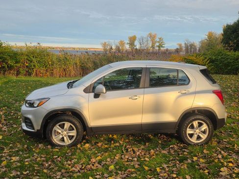 Used 2018 Chevrolet Trax LS image 28