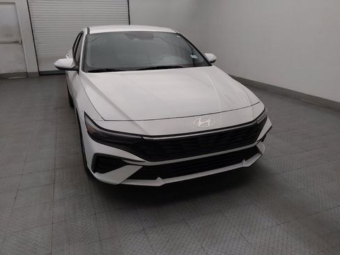 Used 2024 Hyundai Elantra SEL FWD image 14
