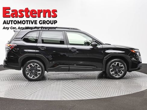 Used 2025 Subaru Forester Premium AWD/4WD image 4