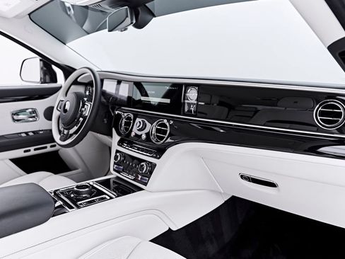 Used 2026 Rolls-Royce Ghost AWD/4WD image 70