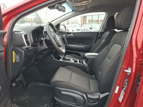 Certified 2022 Kia Sportage LX image 3