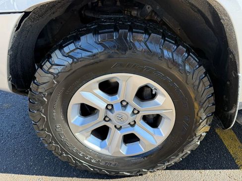 Used 2016 Toyota 4Runner SR5 image 9