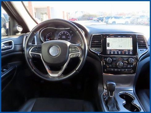 Certified 2022 Jeep Grand Cherokee Laredo X image 10